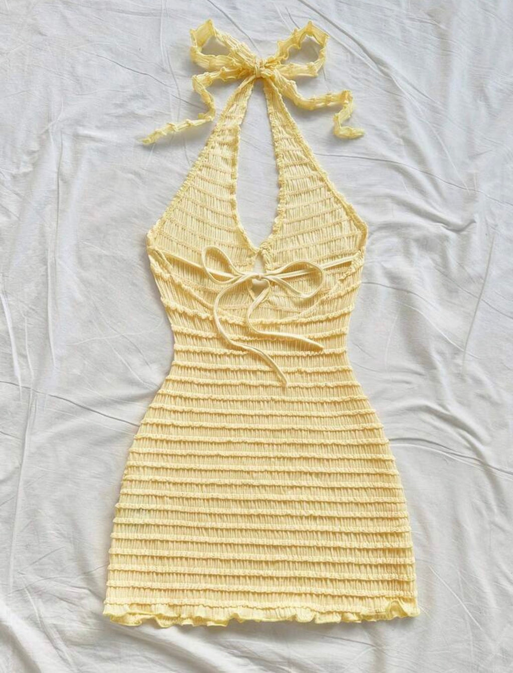 Vestido Corto Halter Texturizado – Amarillo Pastel