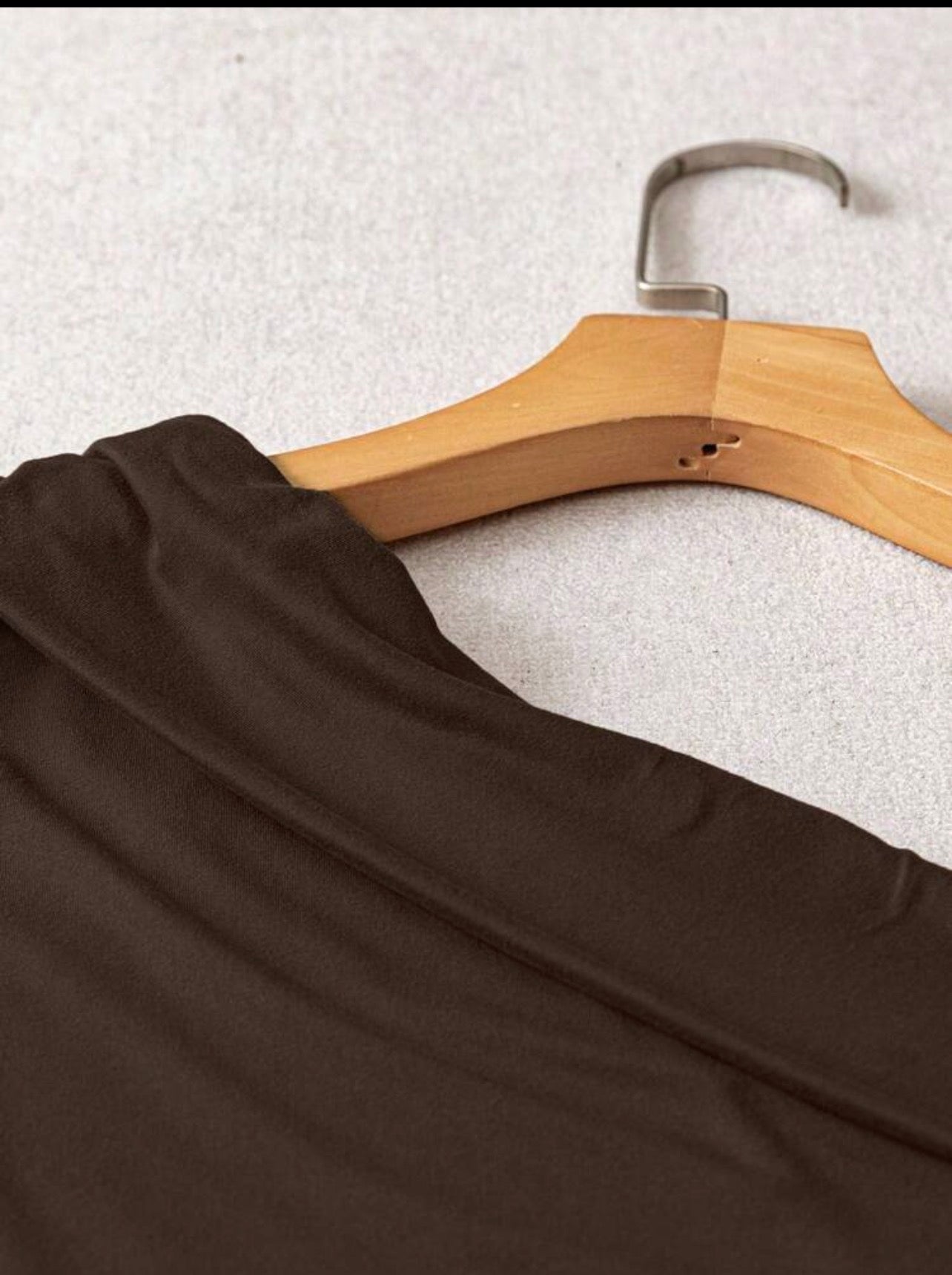 Conjunto de Dos Piezas "Sienna" – Top Asimétrico y Shorts Fluidos
