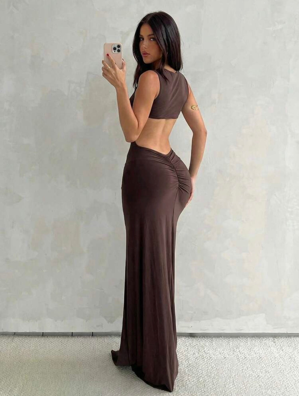 Vestido Maxi con Espalda Descubierta y Detalle Metálico Kiara