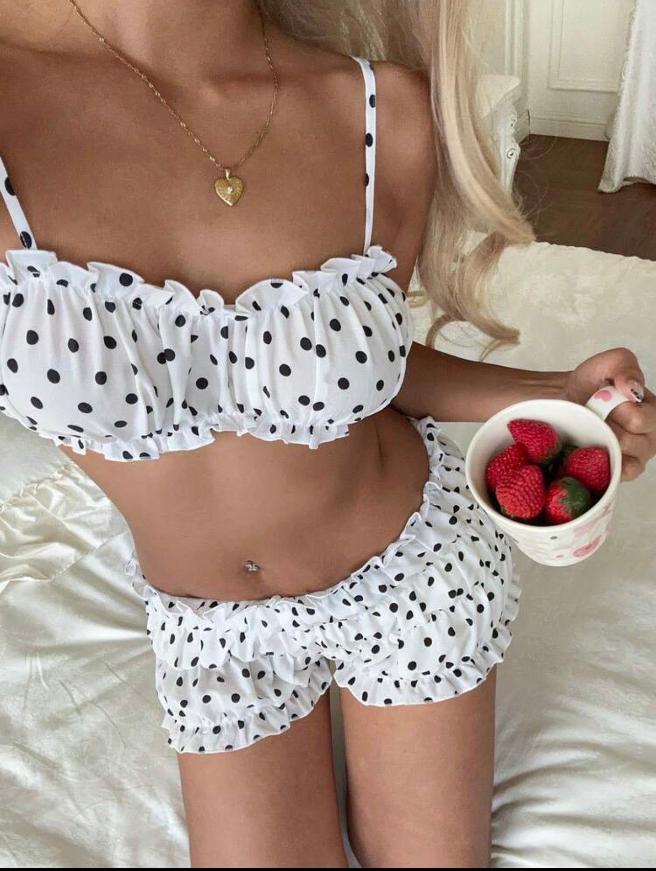Conjunto de Dos Piezas de Lunares: Top Fruncido y Short Picnic