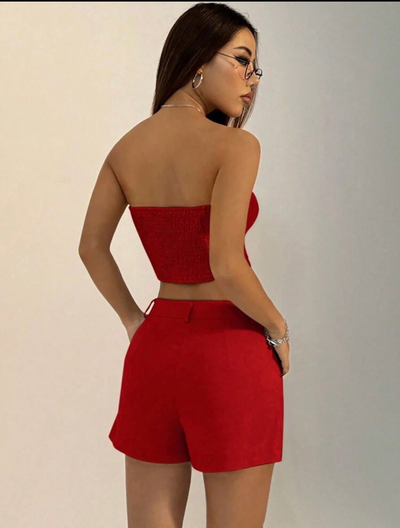Conjunto Dos Piezas Sastrero "Roma" – Top Corset Strapless y Short de Tiro Alto – Rojo Vibrante