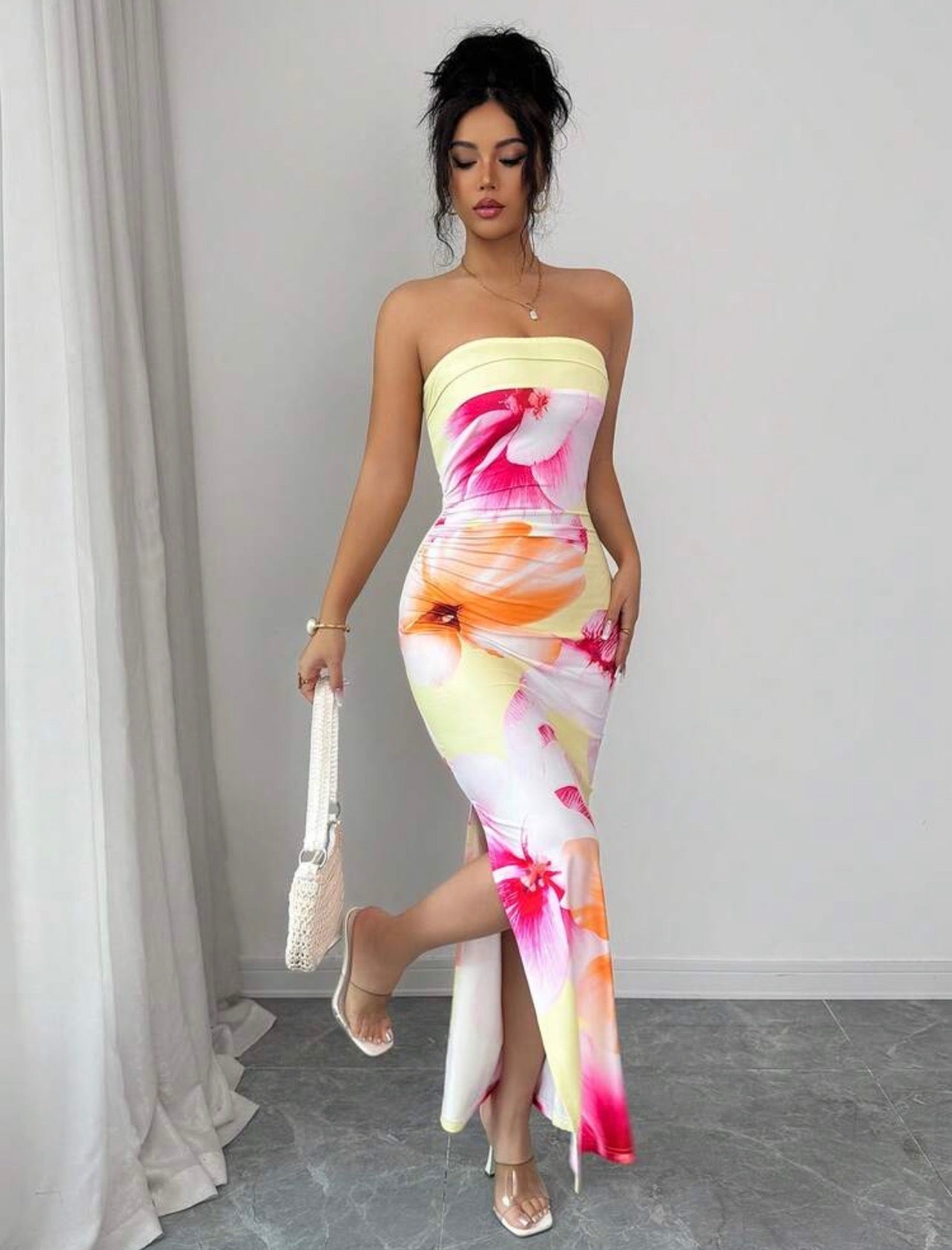 Vestido Maxi Strapless con Estampado Floral Tropical