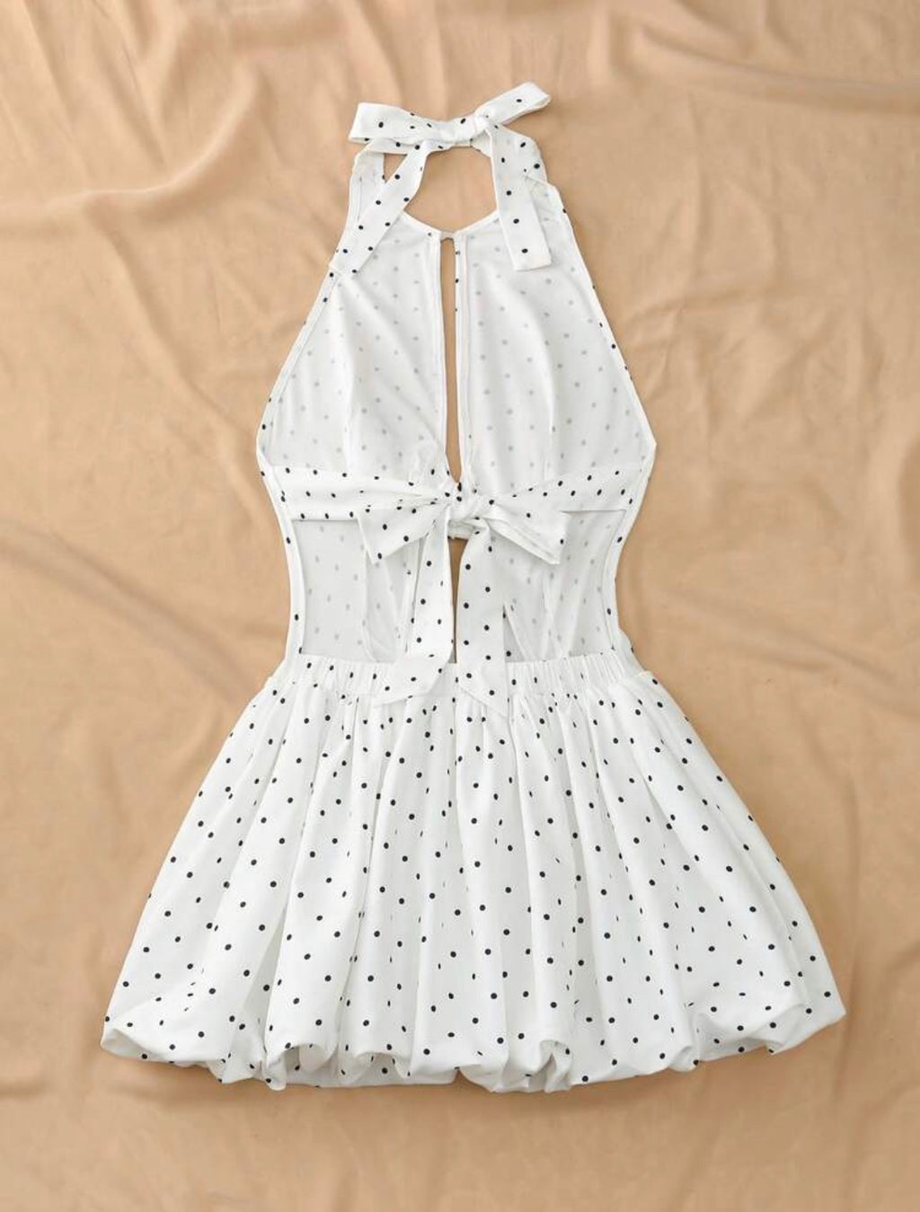 Vestido Mini Halter Retro: Estampado de Lunares y Falda Globo con Lazo