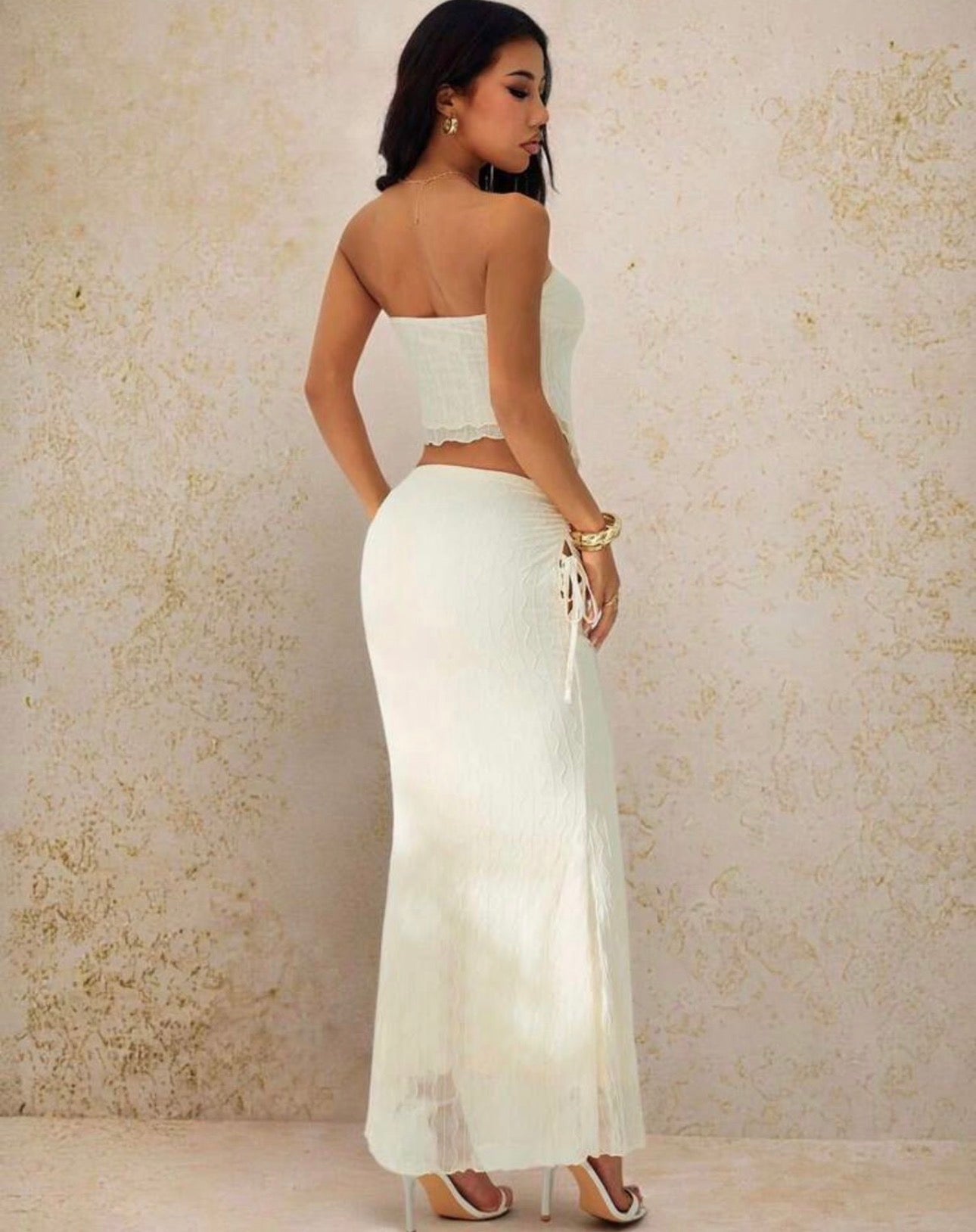 Conjunto Ivory Dream – Top Corsé Strapless con Fruncido y Falda Maxi Drapeada