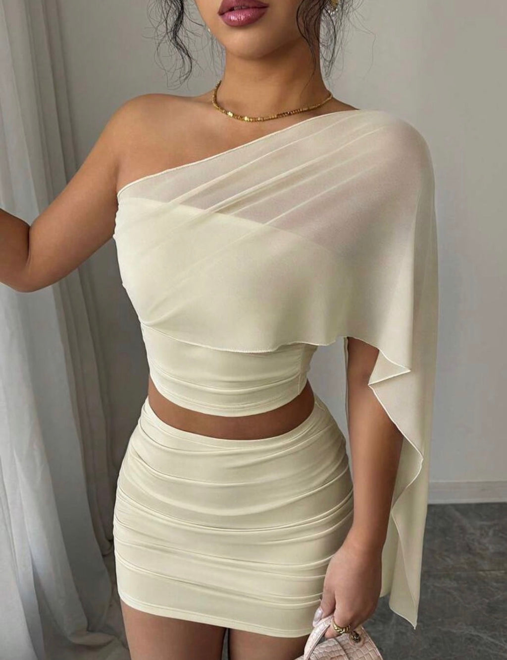 Set Atenas Elegance – Top Asimétrico de Mesh y Minifalda Drapeada
