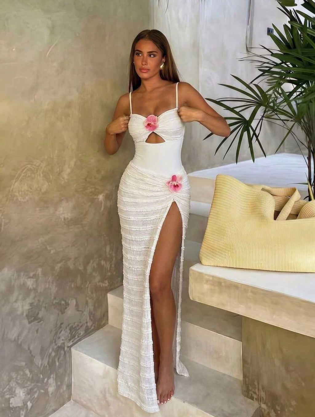 Set de Playa Premium: Traje de Baño Enterizo y Falda Maxi con Aplique de Orquídea