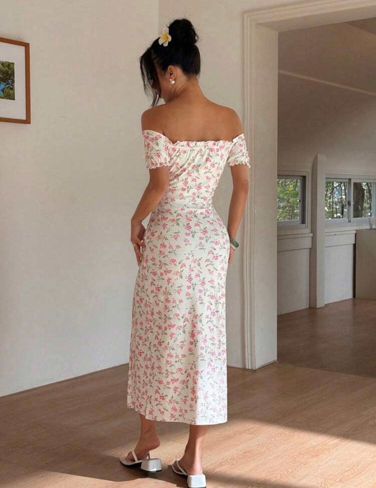 Vestido Midi de Hombros Caídos con Estampado Floral y Abertura Primavera