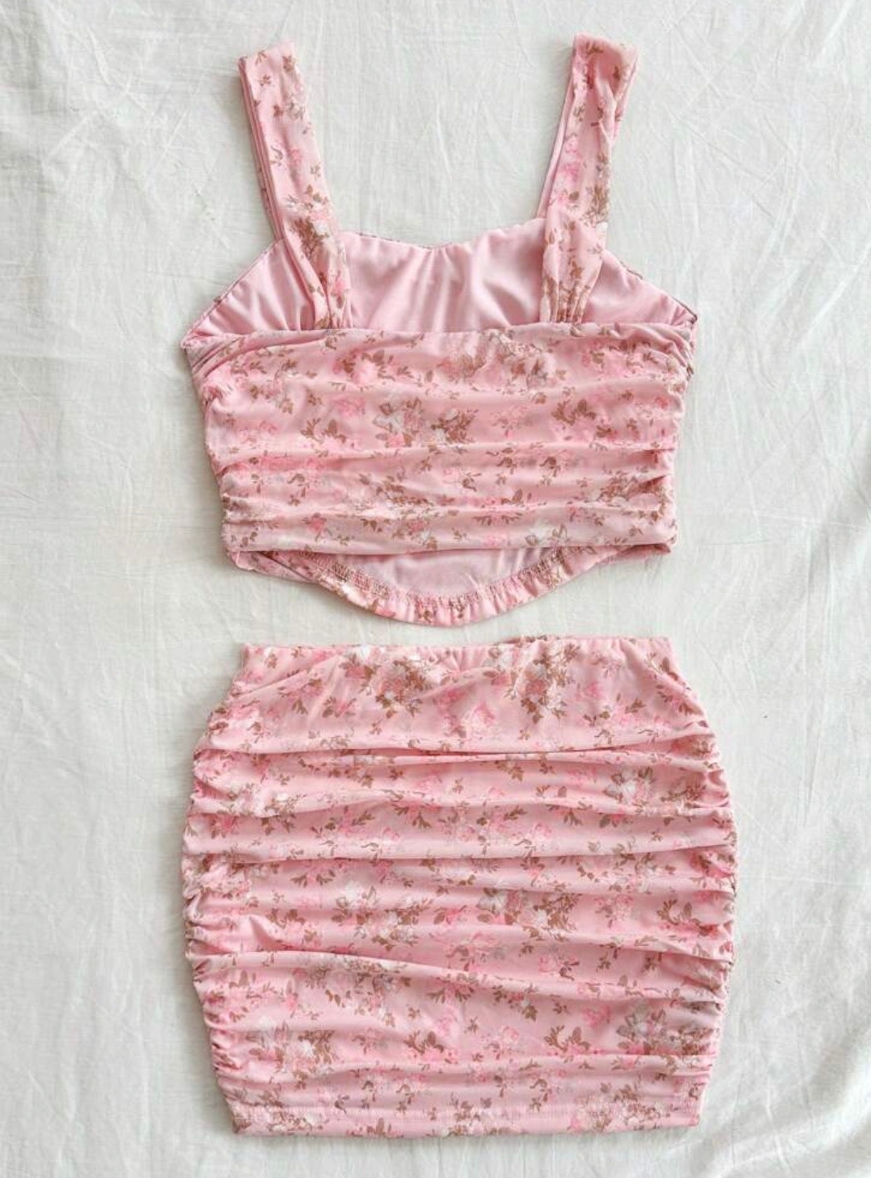Set de Dos Piezas: Top Corset y Falda Drapeada – Estampado Floral Rosa
