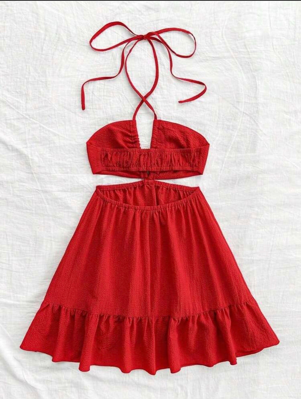 Vestido Mini Santorini – Halter Cut-Out con Textura y Volados