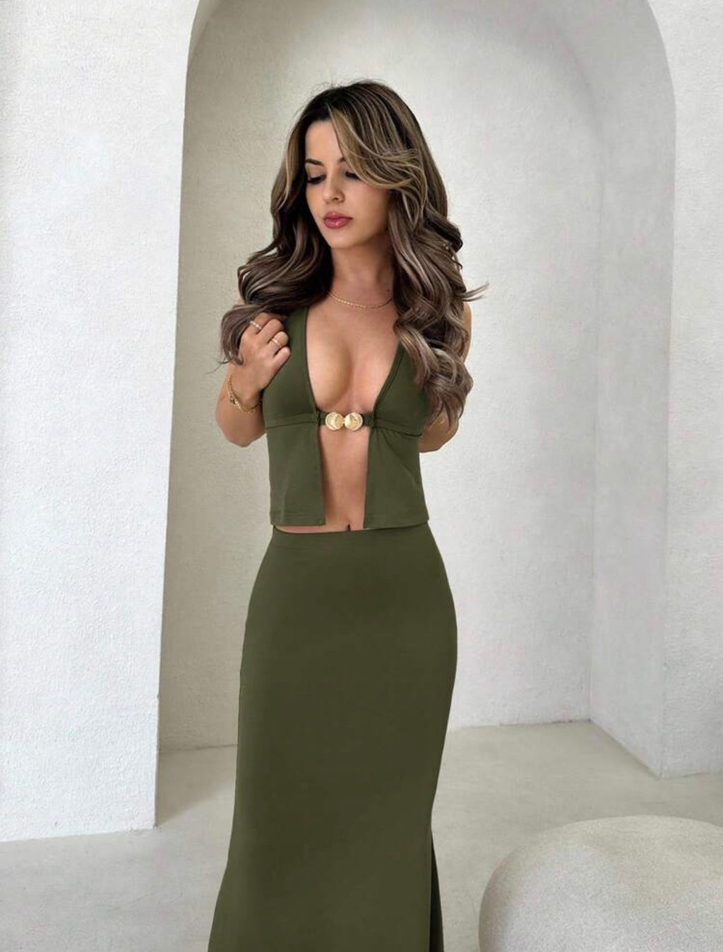 Set Verona Luxe – Top Escote Profundo con Herraje y Maxifalda Sirena