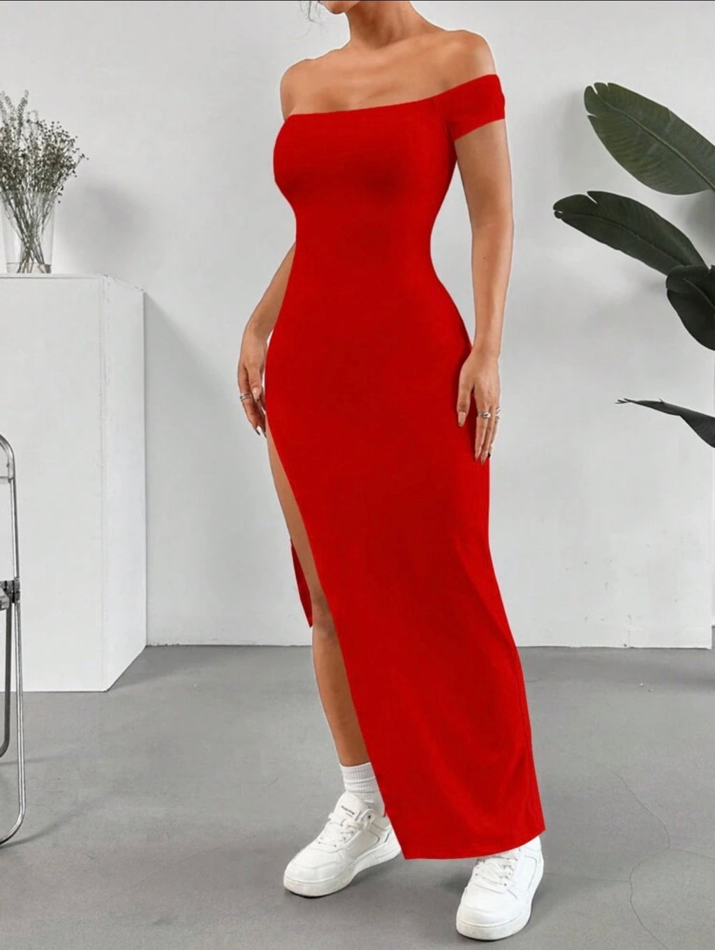Vestido Maxi de Hombros Caídos con Abertura Lateral Scarlet
