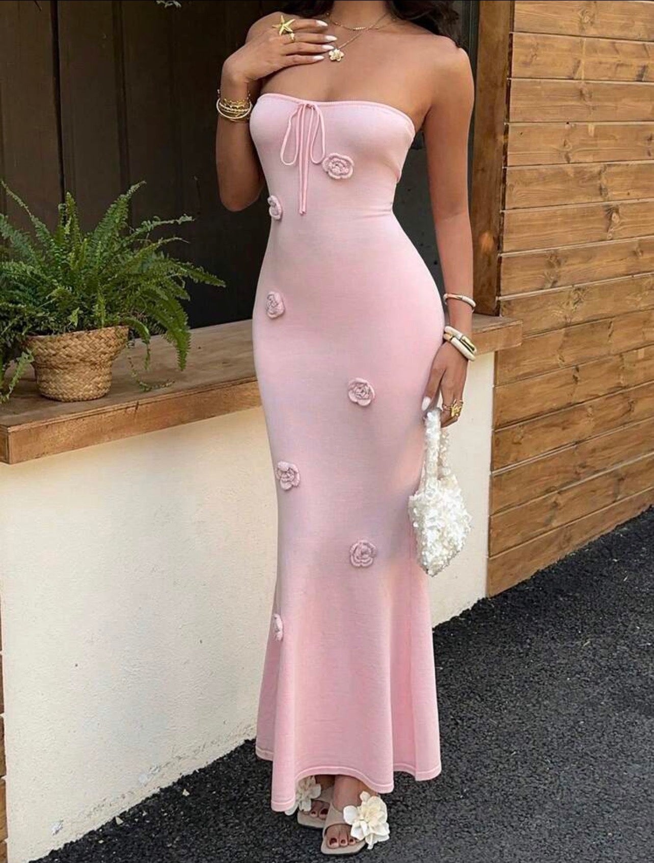 Vestido Maxi Coquette Rosé – Strapless con Flores 3D y Lazo Ajustable
