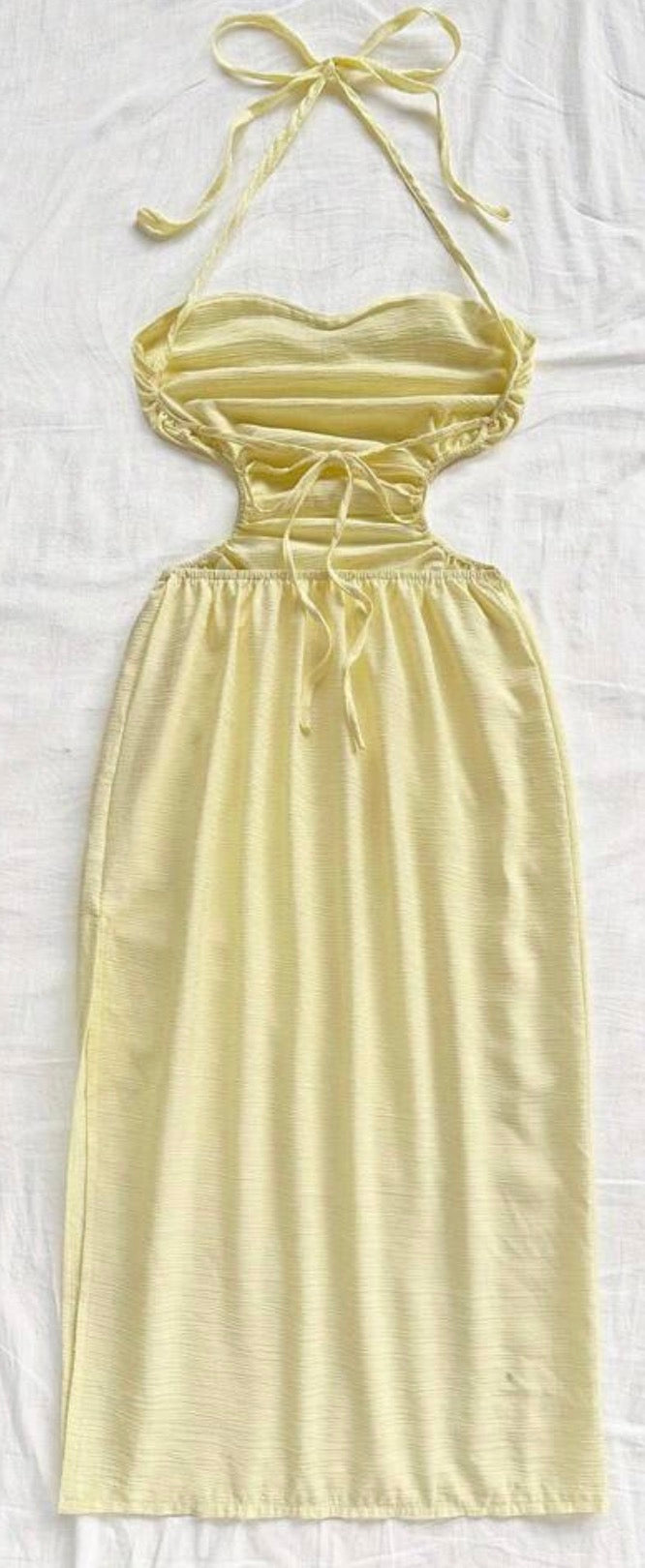 Vestido Midi Halter Cut-Out – Amarillo Pastel