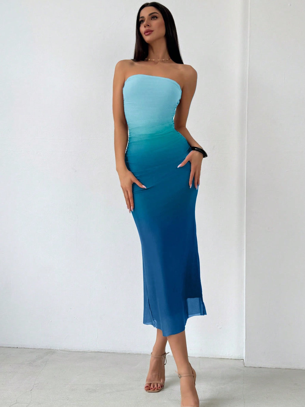 Vestido Maxi Strapless en Malla Ombré - Degradado Oceánico
