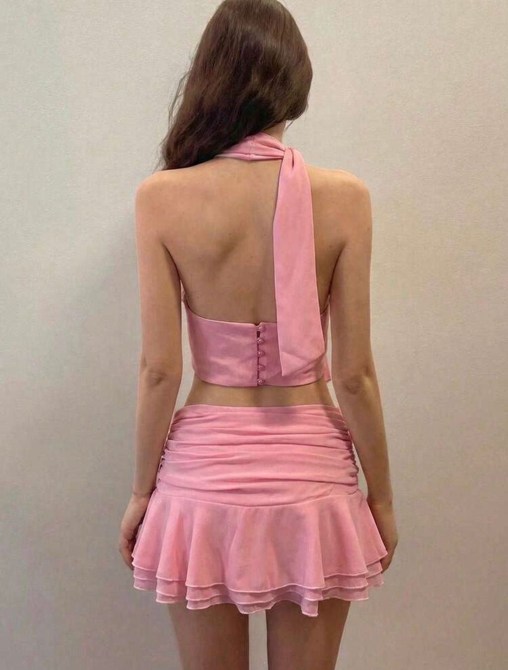 Conjunto Rose Garden – Top Halter Drapeado y Mini Falda con Aplique