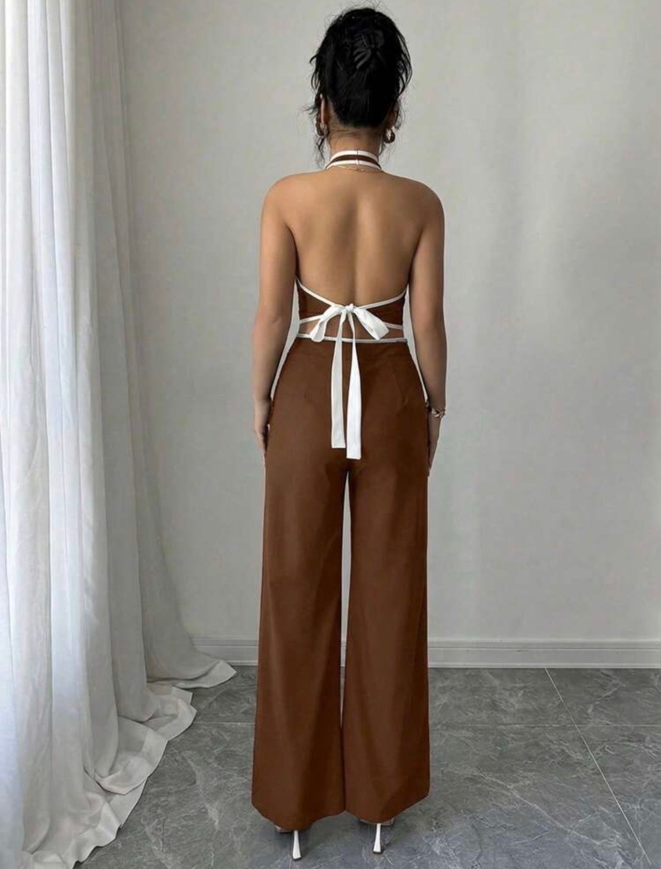 Conjunto Sastrero Dos Piezas "Atenas" – Chaleco Halter y Pantalón Palazzo – Marrón Chocolate