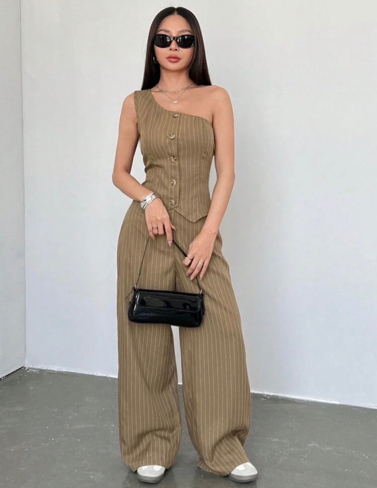 Conjunto Sastrero Milan – Chaleco Asimétrico y Pantalón Wide Leg a Rayas