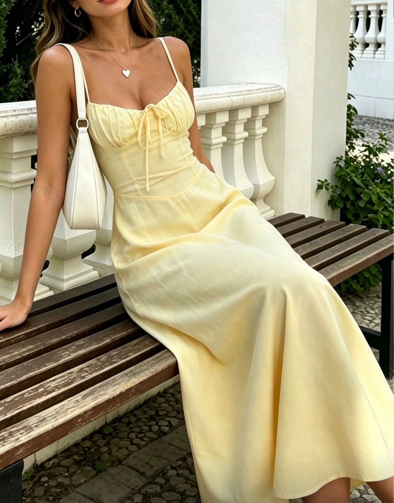 Vestido Midi Primrose – Vestido Romántico con Escote Bustier Fruncido
