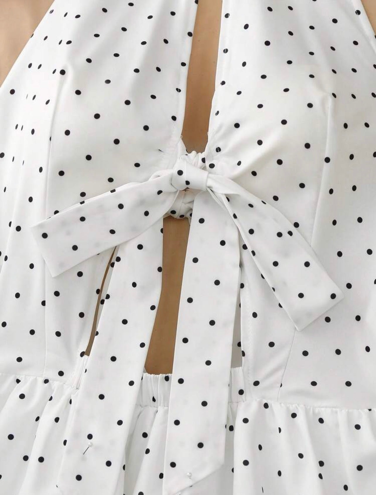 Vestido Mini Halter Retro: Estampado de Lunares y Falda Globo con Lazo