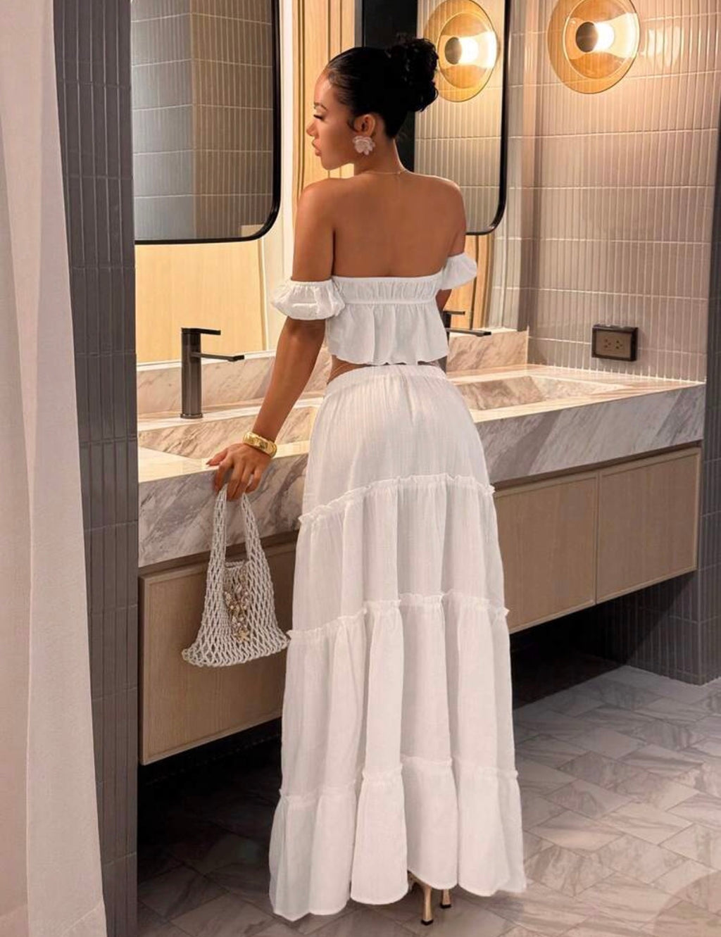 Conjunto Boho-Chic de Dos Piezas: Top Off-the-Shoulder y Falda Maxi Escalonada