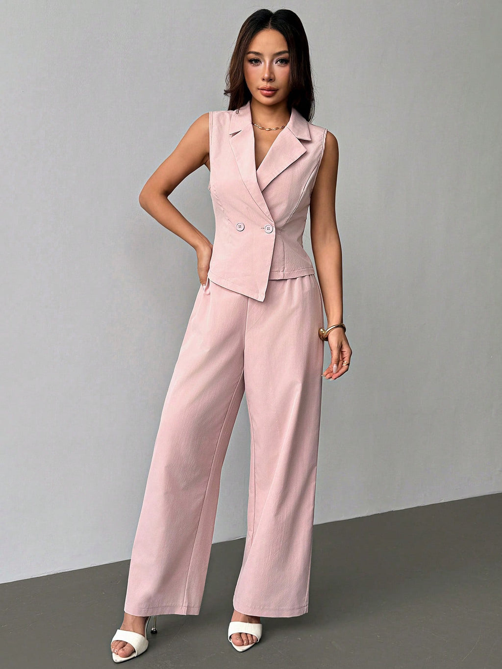 Conjunto Sastrero de Dos Piezas: Chaleco Cruzado y Pantalón de Pata Ancha Verona