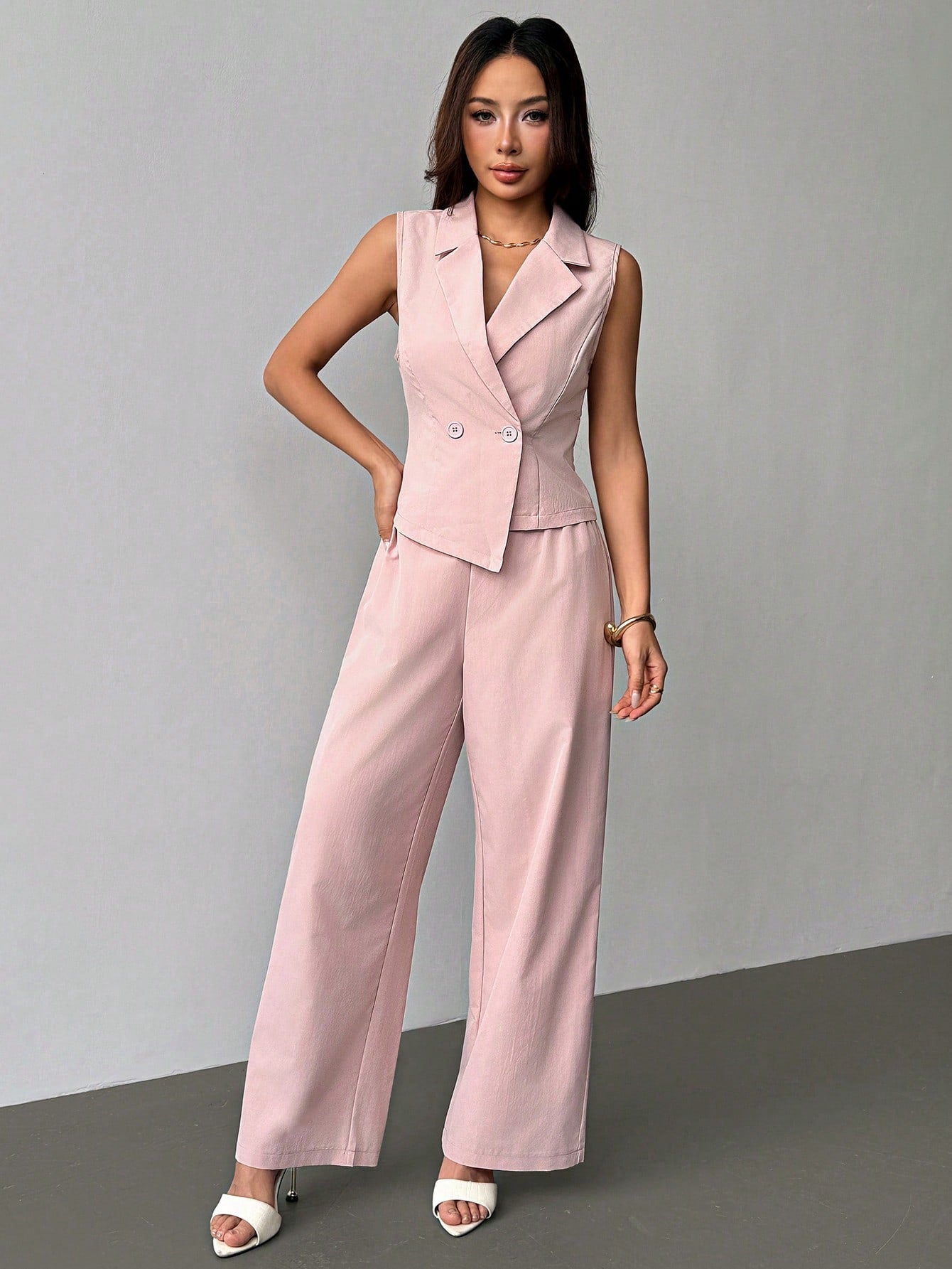 Conjunto Sastrero de Dos Piezas: Chaleco Cruzado y Pantalón de Pata Ancha Verona