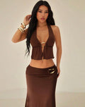 Conjunto Cocoa Glam – Top Halter Escotado y Falda Maxi con Herraje Dorado