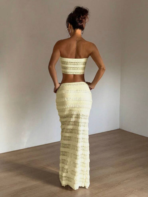 Conjunto de Dos Piezas Strapless de Encaje y Fruncidos con Abertura Sorrento