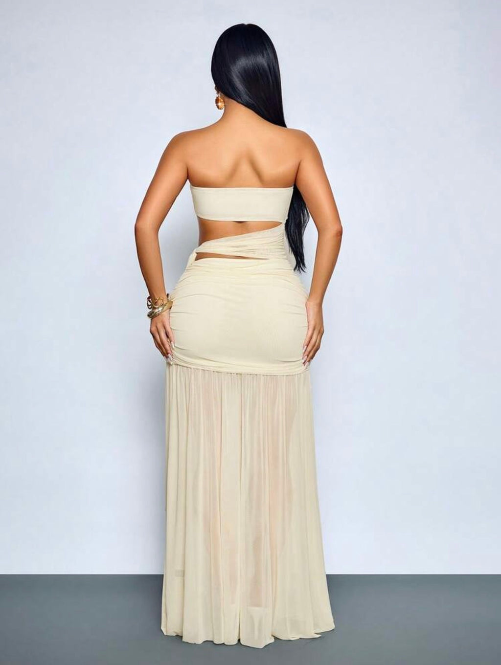 Vestido Maxi Cut-Out con Abertura - Arena Dorada
