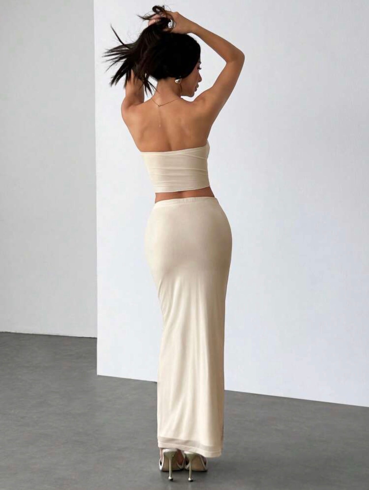 Conjunto "Sand Goddess" – Top Strapless y Falda de Sirena