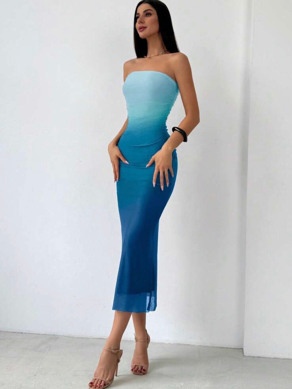 Vestido Maxi Strapless en Malla Ombré - Degradado Oceánico
