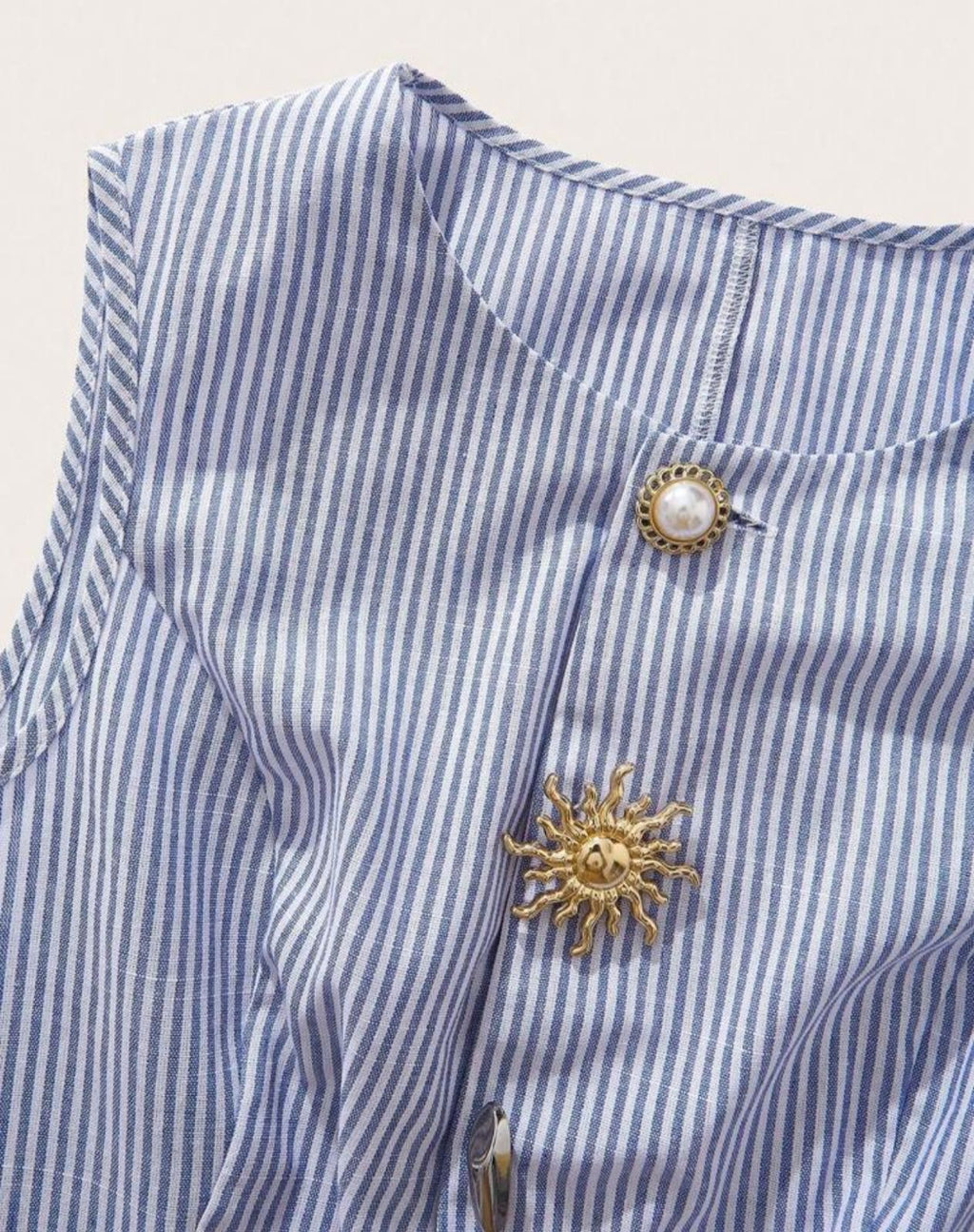 Blusa Chaleco de Algodón a Rayas con Botones Joya – Estilo Elegante y Fresco