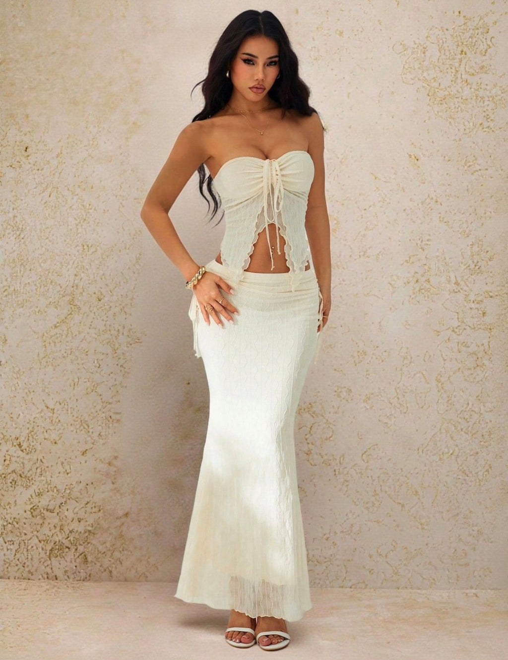Conjunto Ivory Dream – Top Corsé Strapless con Fruncido y Falda Maxi Drapeada