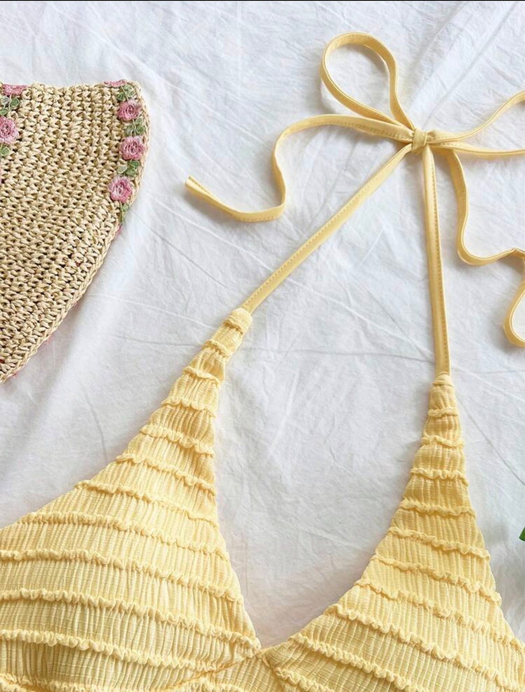 Conjunto de Dos Piezas "Lemon Sorbet" – Top Halter y Shorts de Textura Rugosa