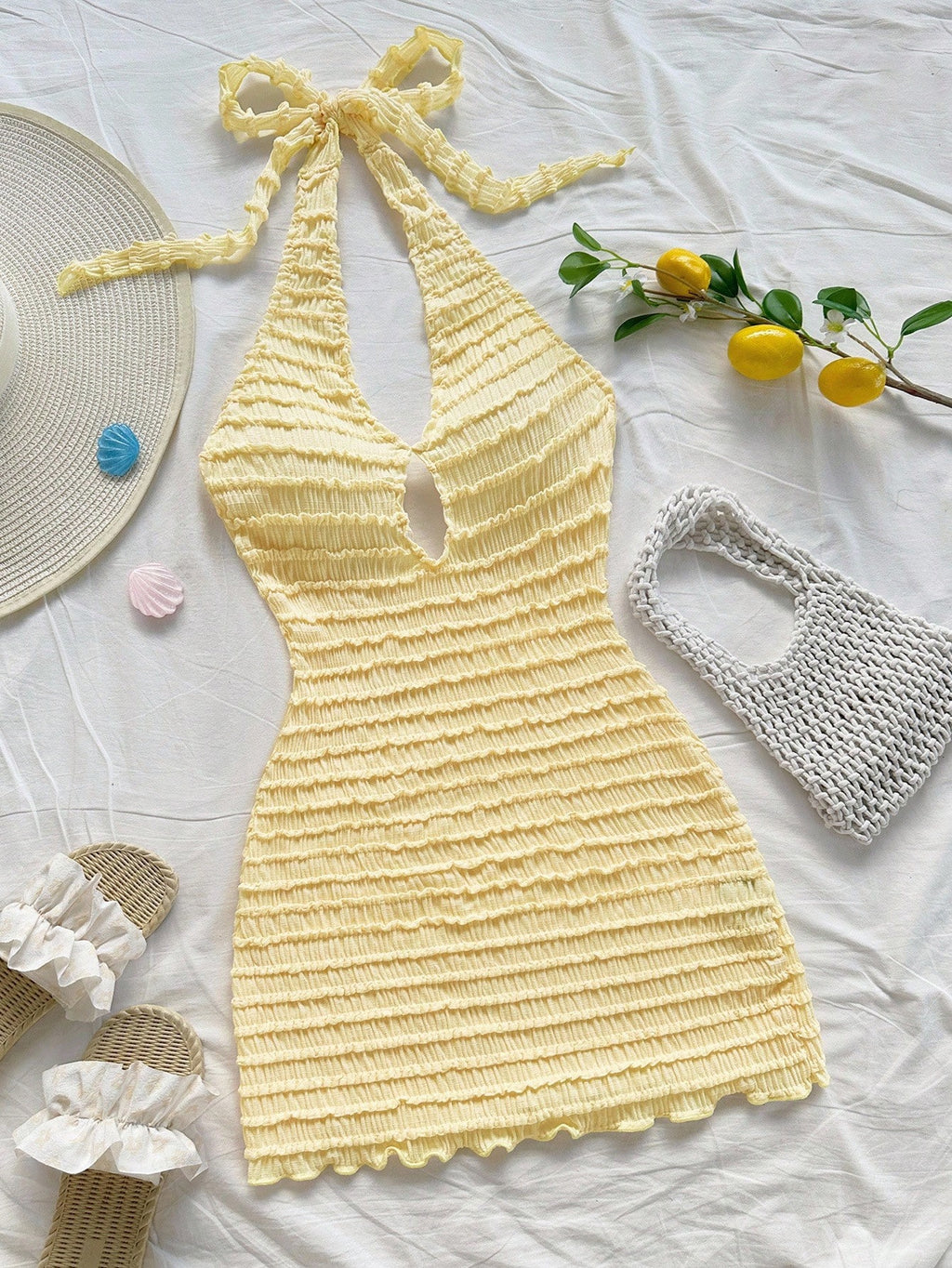 Vestido Corto Halter Texturizado – Amarillo Pastel