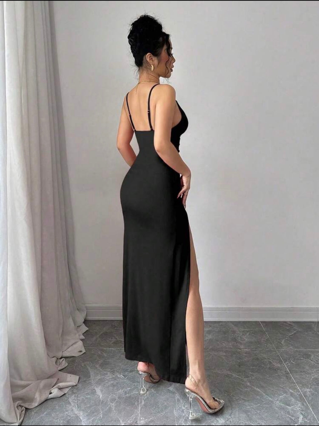 Vestido Maxi Negro "Night Out" con Detalles Cut-Out