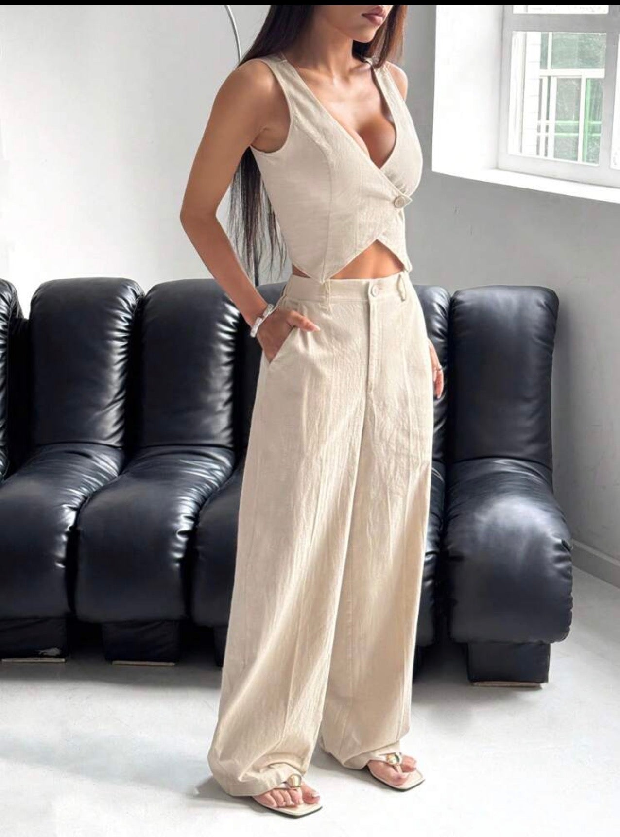 Set Sastrero Tulum – Chaleco Cruzado Crop y Pantalón Wide Leg
