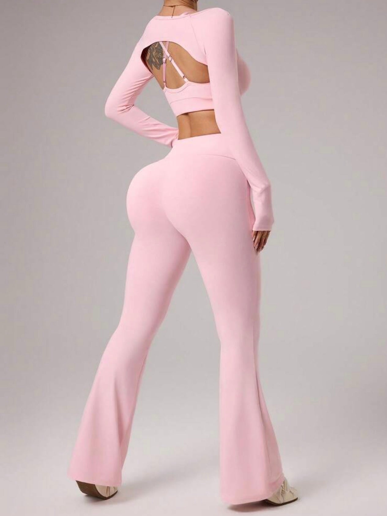 Conjunto Deportivo de 3 Piezas "Pink Rebel" – Confort y Estilo Acampanado