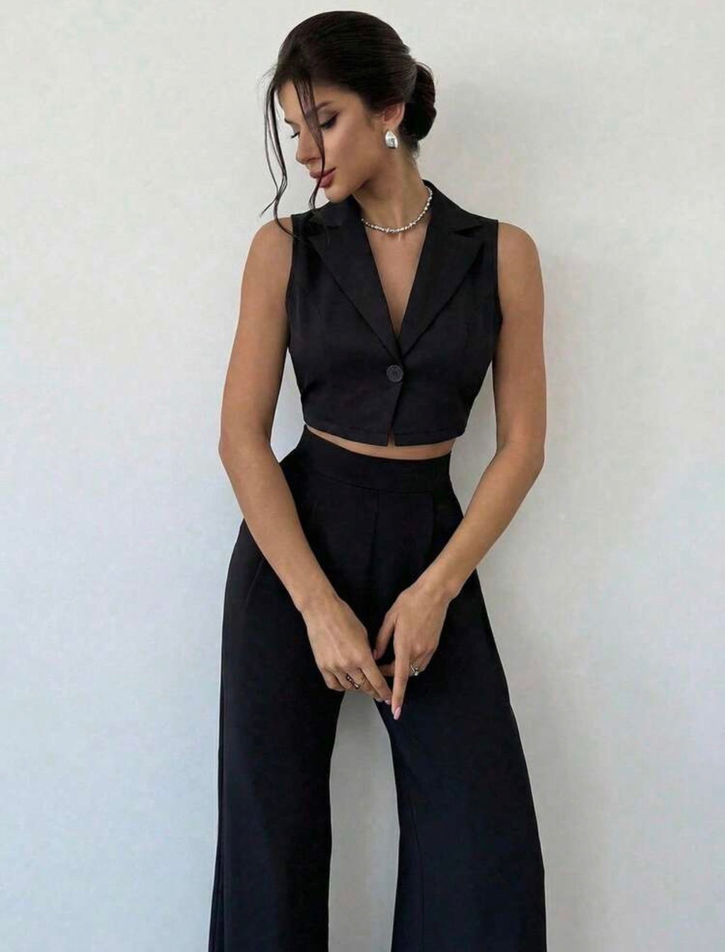 Conjunto Sastrero de Dos Piezas: Chaleco Crop y Pantalón Wide Leg Milán