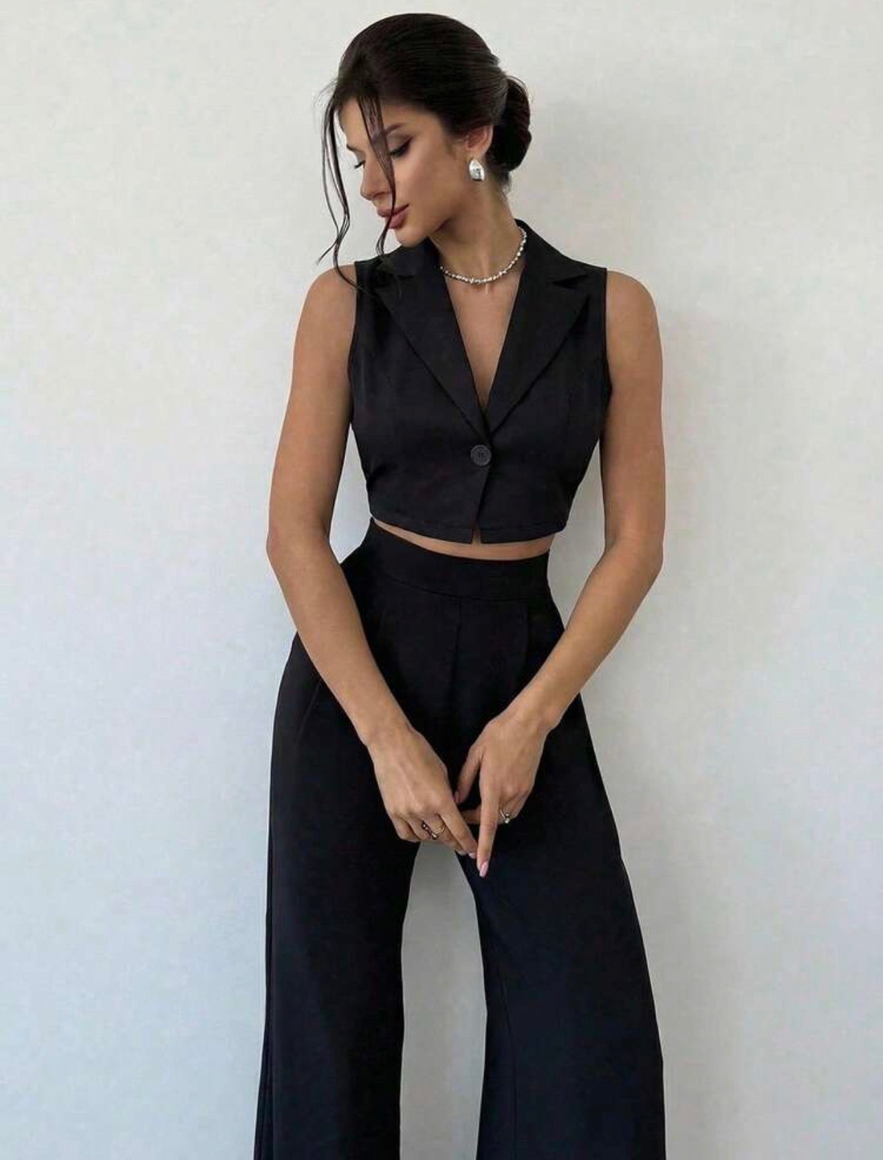 Conjunto Sastrero de Dos Piezas: Chaleco Crop y Pantalón Wide Leg Milán