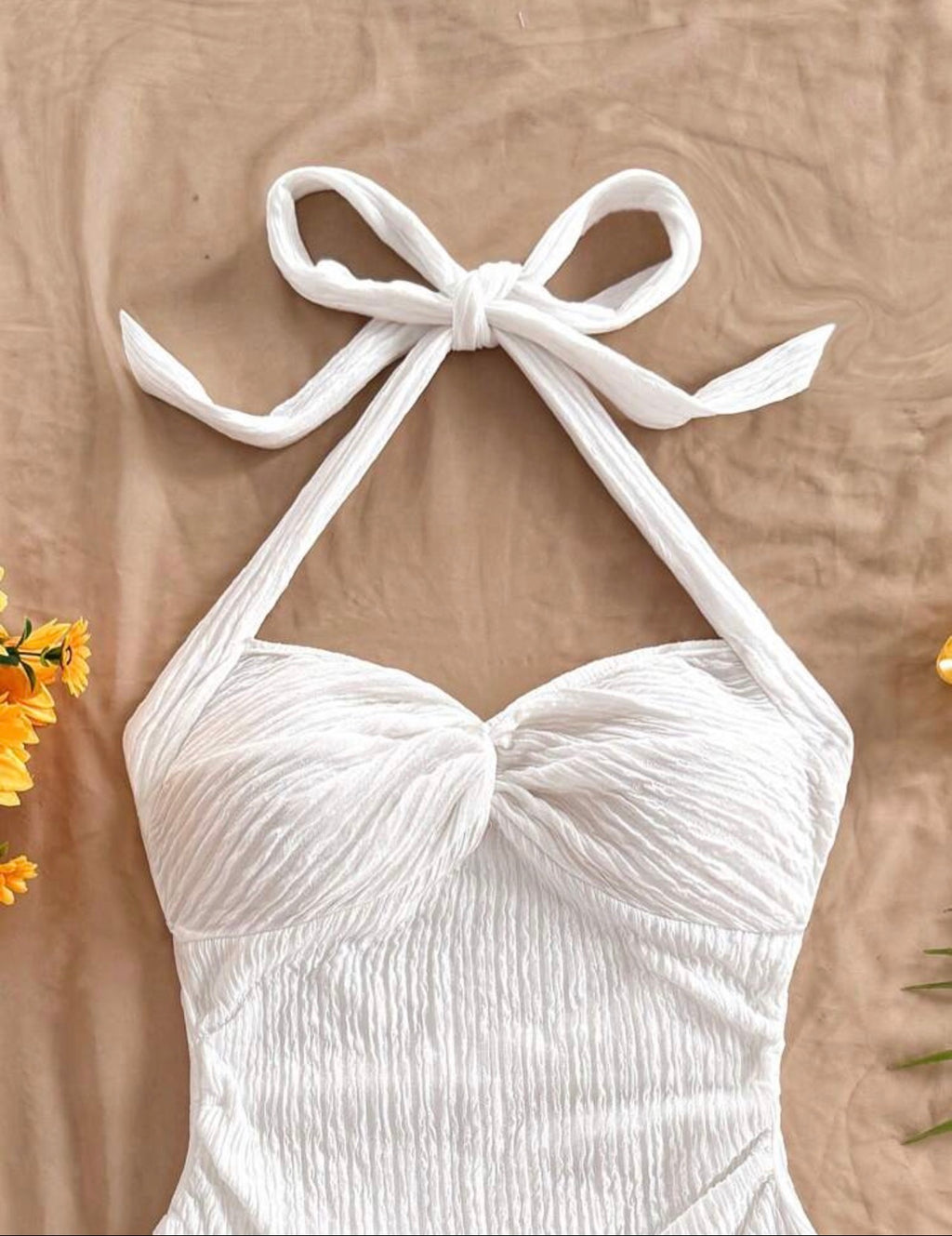 Vestido Mini Ibiza – Halter Texturizado con Doble Volado Asimétrico
