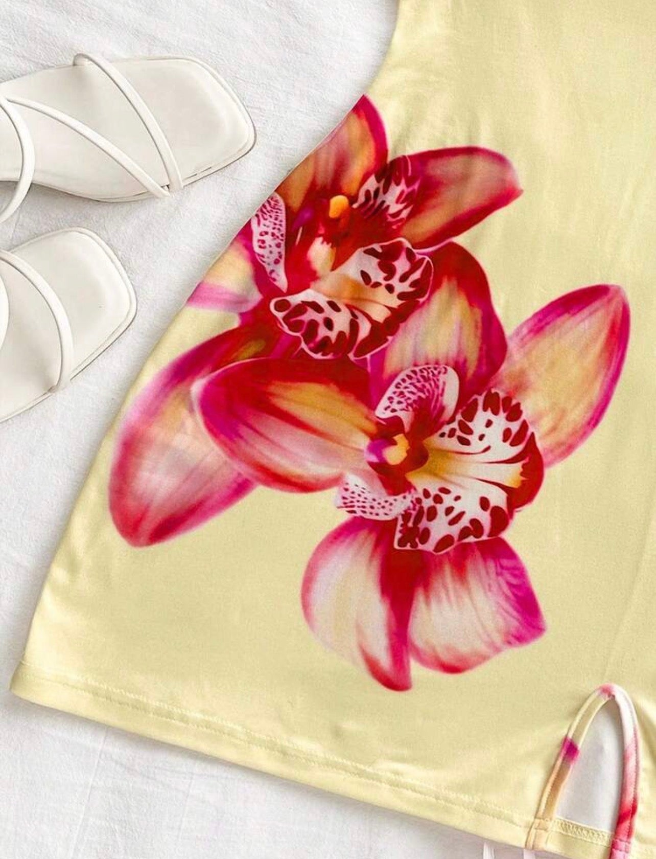 Vestido Mini Halter Floral - Orquídea Amarilla