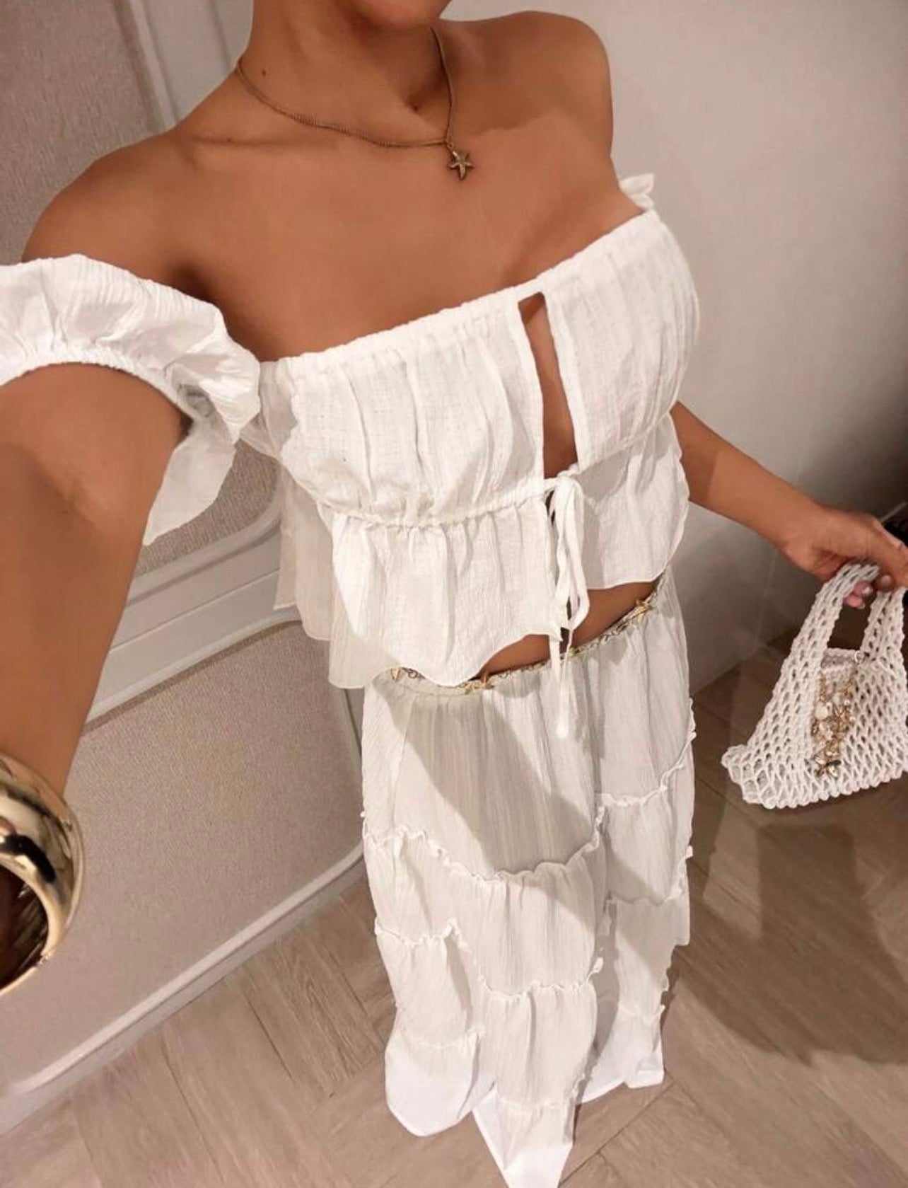 Conjunto Boho-Chic de Dos Piezas: Top Off-the-Shoulder y Falda Maxi Escalonada
