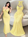 Vestido Maxi Halter Plisado con Detalle de Joya