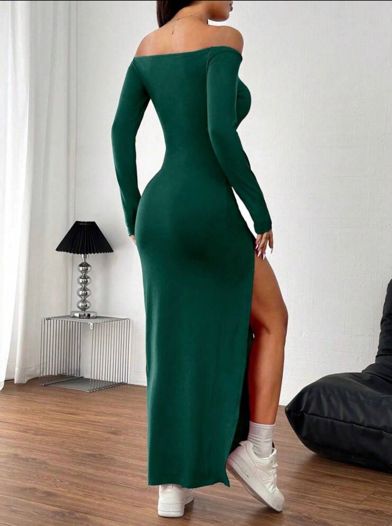 Vestido Maxi "Emerald Night" – Hombros Descubiertos y Abertura Extrema