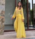 "Vestido Amarillo de Playa"